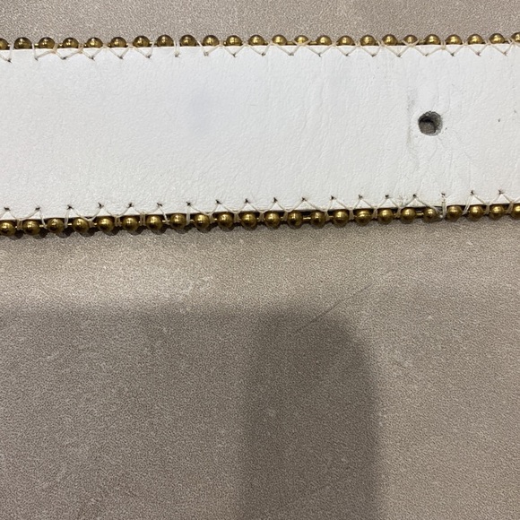 Rare Vintage White Leather Belt with Gold Tone Features - Picture 8 of 16